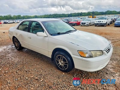 Czwarte zdjęcie samochodu z boku: 2001 TOYOTA CAMRY LE VIN:4T1BF22KX1U959932 - miniatura