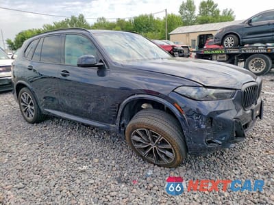 Czwarte zdjęcie samochodu z boku: 2025 BMW X5 XDRIVE40I VIN:5UX23EU0XS9X77953 - miniatura