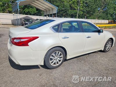 Trzecie zdjęcie samochodu z tyłu: 2016 NISSAN ALTIMA 2.5 S VIN:1N4AL3AP5GN323116 - miniatura