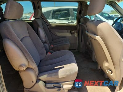 Zdjęcie 11 z 13 samochodu: 2001 CHRYSLER TOWN & COUNTRY LX VIN:2C4GP44301R253039 - miniatura
