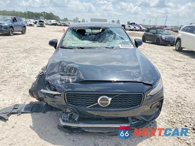 Piąte zdjęcie samochodu w środku: 2024 VOLVO S60 CORE VIN:7JRL12FK9RG325458 - miniatura