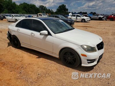 Czwarte zdjęcie samochodu z boku: 2013 MERCEDES-BENZ C 250 VIN:WDDGF4HB5DA835141 - miniatura