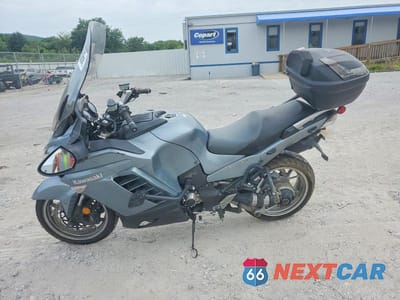 Trzecie zdjęcie samochodu z tyłu: 2008 KAWASAKI ZG1400 B VIN:JKBZGNB118A005984 - miniatura