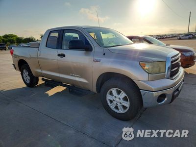 Czwarte zdjęcie samochodu z boku: 2010 TOYOTA TUNDRA DOUBLE CAB SR5 VIN:5TFRY5F16AX090437 - miniatura