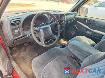Zdjęcie 8 z 12 samochodu: 2000 CHEVROLET S TRUCK S10 VIN:1GCCS14W0YK257770 - miniatura