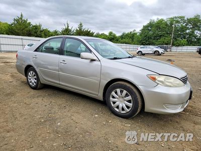 Czwarte zdjęcie samochodu z boku: 2005 TOYOTA CAMRY LE VIN:4T1BE32K05U004233 - miniatura