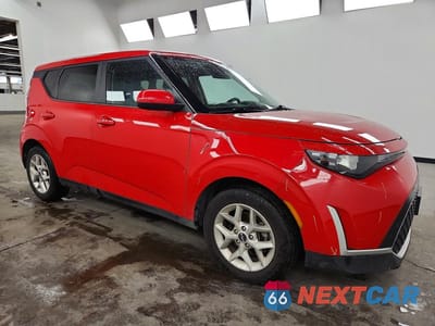 Czwarte zdjęcie samochodu z boku: 2023 KIA SOUL LX VIN:KNDJ23AU0P7196900 - miniatura