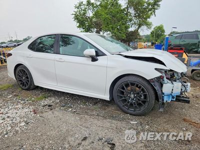 Czwarte zdjęcie samochodu z boku: 2023 TOYOTA CAMRY HYBRID SE NIGHTSHADE VIN:4T1G31AK2PU051297 - miniatura