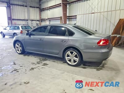 Drugie zdjęcie samochodu z przodu: 2013 VOLKSWAGEN PASSAT S VIN:1VWAP7A34DC047339 - miniatura