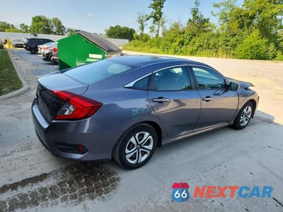 Trzecie zdjęcie samochodu z tyłu: 2018 HONDA CIVIC LX VIN:19XFC2F51JE028706 - miniatura