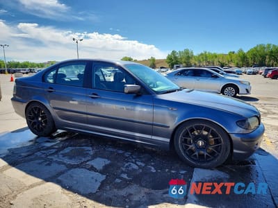 Czwarte zdjęcie samochodu z boku: 2002 BMW 325 XI VIN:WBAEU33492PH85039 - miniatura