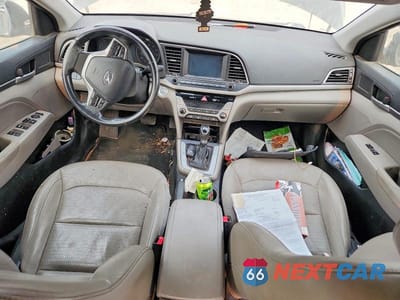 Zdjęcie 8 z 12 samochodu: 2017 HYUNDAI ELANTRA LIMITED VIN:5NPD84LF1HH029202 - miniatura