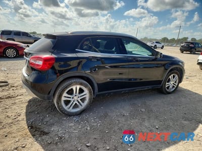 Trzecie zdjęcie samochodu z tyłu: 2015 MERCEDES-BENZ GLA 250 4MATIC VIN:WDCTG4GB0FJ038445 - miniatura