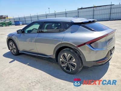 Drugie zdjęcie samochodu z przodu: 2023 KIA EV6 WIND VIN:KNDC34LA9P5150430 - miniatura