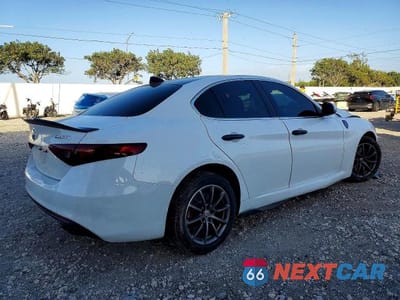Trzecie zdjęcie samochodu z tyłu: 2018 ALFA ROMEO GIULIA Q4 VIN:ZARFAEDN1J7573529 - miniatura