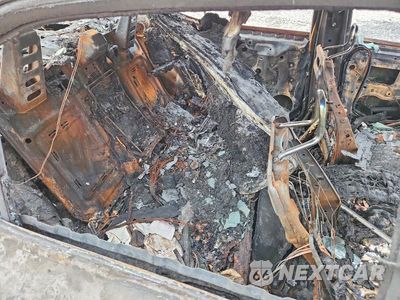 Zdjęcie 10 z 11 samochodu: 2019 TOYOTA CAMRY LE VIN:4T1B11HK4KU820994 - miniatura