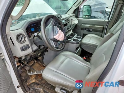 Zdjęcie 8 z 13 samochodu: 2021 FORD E350 BUCKET TRUCK VIN:1FDWE3FN7MDC00478 - miniatura