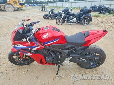 Trzecie zdjęcie samochodu z tyłu: 2026 HONDA CBR650 R VIN:MLHRH1551T5200075 - miniatura