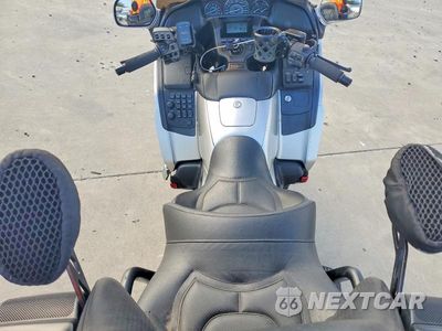 Zdjęcie 6 z 9 samochodu: 2016 HONDA GL1800 VIN:JH2SC68G0GK401414 - miniatura