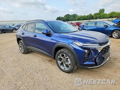 Czwarte zdjęcie samochodu z boku: 2024 CHEVROLET TRAX 1LT VIN:KL77LHE22RC124732 - miniatura