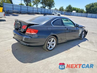 Trzecie zdjęcie samochodu z tyłu: 2010 BMW 328 I SULEV VIN:WBAWV1C57AP123728 - miniatura