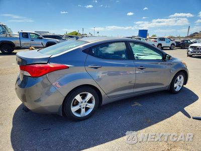 Trzecie zdjęcie samochodu z tyłu: 2013 HYUNDAI ELANTRA GLS VIN:5NPDH4AE9DH411479 - miniatura