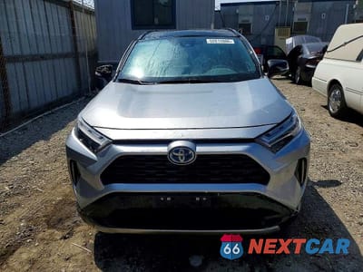 Piąte zdjęcie samochodu w środku: 2024 TOYOTA RAV4 VIN:JTME6RFV8RJ061504 - miniatura
