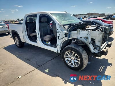 Czwarte zdjęcie samochodu z boku: 2020 GMC SIERRA C1500 SLT VIN:3GTP8DED3LG286422 - miniatura