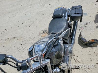 Piąte zdjęcie samochodu w środku: 2010 TRIUMPH MOTORCYCLE THUNDERBIRD VIN:SMTB00TL7AJ413836 - miniatura