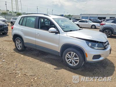 Czwarte zdjęcie samochodu z boku: 2017 VOLKSWAGEN TIGUAN S VIN:WVGBV7AX5HW512727 - miniatura