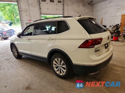 Drugie zdjęcie samochodu z przodu: 2018 VOLKSWAGEN TIGUAN VIN:3VV2B7AX7JM151831 - miniatura