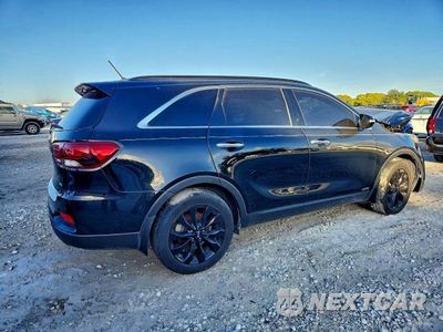 Trzecie zdjęcie samochodu z tyłu: 2020 KIA SORENTO S VIN:5XYPGDA57LG693854 - miniatura