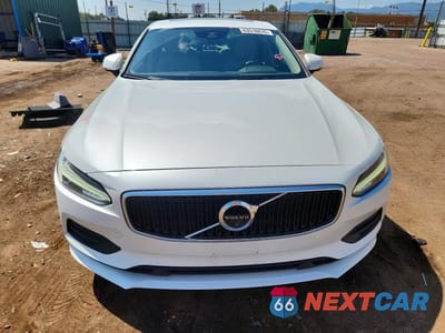 Piąte zdjęcie samochodu w środku: 2017 VOLVO S90 T6 MOMENTUM VIN:YV1A22MK0H1011702 - miniatura