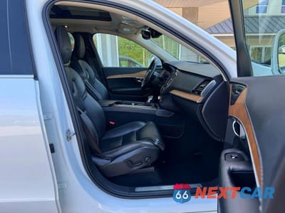 Piąte zdjęcie samochodu w środku: 2019 VOLVO XC90 T6 INSCRIPTION VIN:YV4A22PL6K1487077 - miniatura