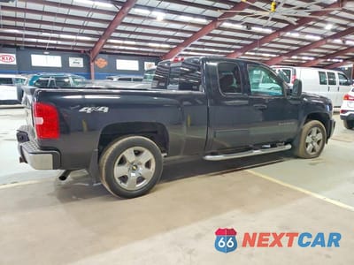 Trzecie zdjęcie samochodu z tyłu: 2011 CHEVROLET SILVERADO K1500 LTZ VIN:1GCRKTE37BZ258424 - miniatura