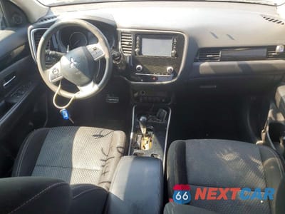 Zdjęcie 8 z 13 samochodu: 2020 MITSUBISHI OUTLANDER ES VIN:JA4AD2A3XLZ047253 - miniatura