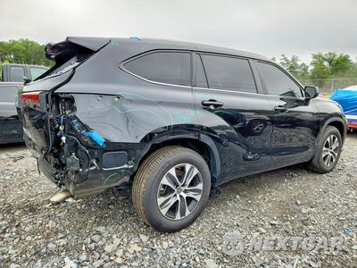 Trzecie zdjęcie samochodu z tyłu: 2023 TOYOTA HIGHLANDER XLE VIN:5TDKDRAH4PS029711 - miniatura
