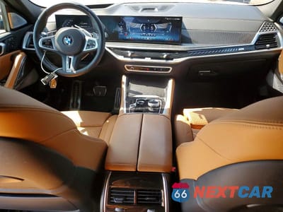 Zdjęcie 8 z 13 samochodu: 2025 BMW X6 M60I VIN:5UX43EX00S9Z66096 - miniatura