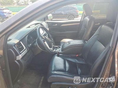Zdjęcie 7 z 13 samochodu: 2016 TOYOTA HIGHLANDER XLE VIN:5TDJKRFH0GS239717 - miniatura