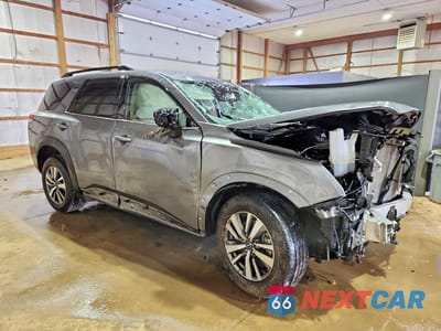 Czwarte zdjęcie samochodu z boku: 2026 NISSAN PATHFINDER SL VIN:5N1DR3CS0TC208738 - miniatura