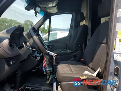 Zdjęcie 7 z 13 samochodu: 2019 MERCEDES-BENZ SPRINTER 2500/3500 DELIVERY VAN VIN:WD4PF0CD1KP099276 - miniatura