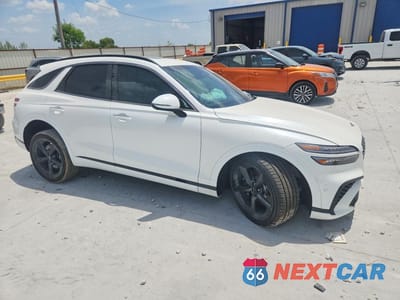 Czwarte zdjęcie samochodu z boku: 2026 GENESIS GV70 SPORT PRESTIGE VIN:KMUMEDTC4TU257589 - miniatura