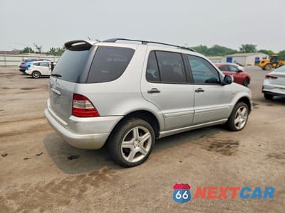 Trzecie zdjęcie samochodu z tyłu: 2001 MERCEDES-BENZ ML 430 VIN:4JGAB72E51A266346 - miniatura