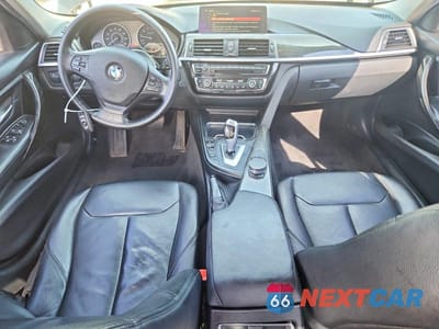 Zdjęcie 8 z 12 samochodu: 2018 BMW 320 XI VIN:WBA8E5G5XJNU47102 - miniatura