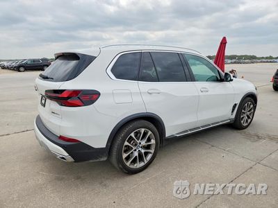 Trzecie zdjęcie samochodu z tyłu: 2025 BMW X5 XDRIVE50E VIN:5UX43EU06S9X96024 - miniatura