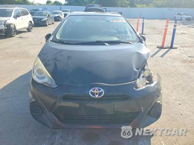 Piąte zdjęcie samochodu w środku: 2016 TOYOTA PRIUS C TWO VIN:JTDKDTB33G1119963 - miniatura