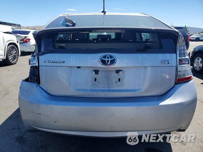 Zdjęcie 6 z 12 samochodu: 2010 TOYOTA PRIUS V VIN:JTDKN3DU3A0121034 - miniatura