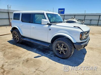 Czwarte zdjęcie samochodu z boku: 2025 FORD BRONCO OUTER BANKS VIN:1FMEE8BP9SLB66790 - miniatura