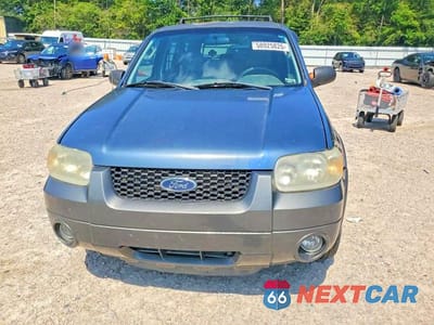Piąte zdjęcie samochodu w środku: 2005 FORD ESCAPE XLT VIN:1FMYU93195KB02968 - miniatura