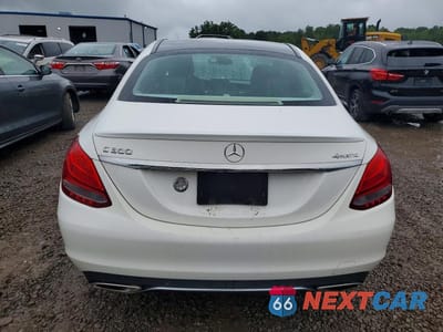 Zdjęcie 6 z 12 samochodu: 2016 MERCEDES-BENZ C 300 4MATIC VIN:55SWF4KB9GU174304 - miniatura